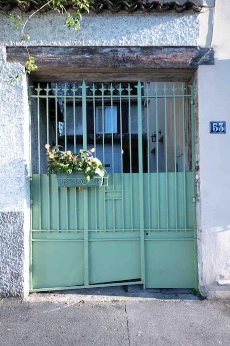 Studio Face A L'Ile Barbe Caluire-et-Cuire Exterior foto